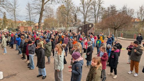 PXL 20251203 120503218